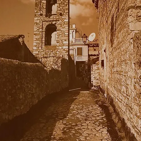La Casetta Nelle Mura דירה טרצ'ינה